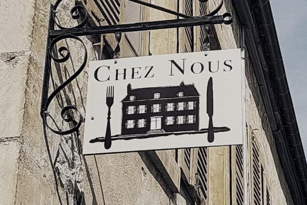 chez nous enseigne