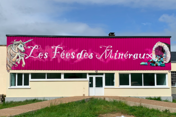 Enseigne du magasin la Fée desd Minéraux  