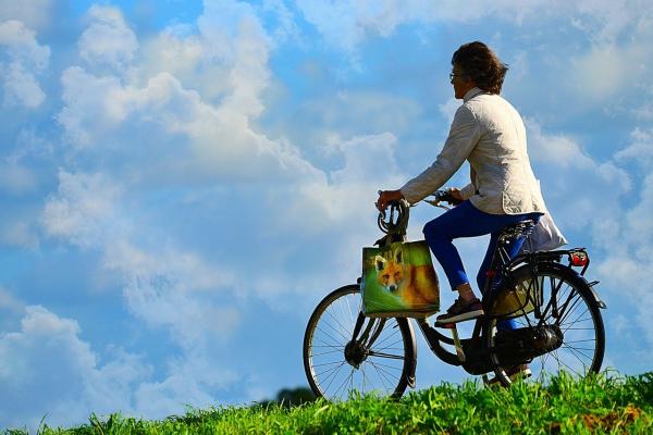 Homme à vélo