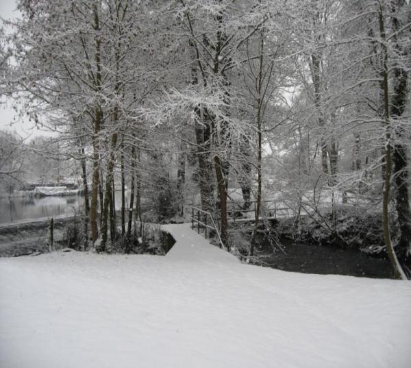 Promeneur Vermenton Iles sous la neige