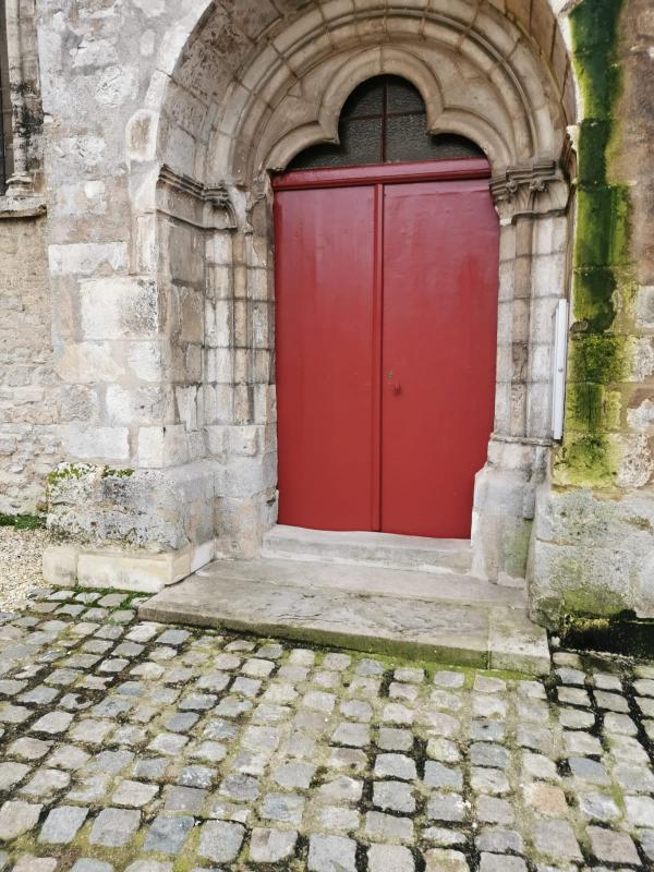 Décembre : portes église Vermenton