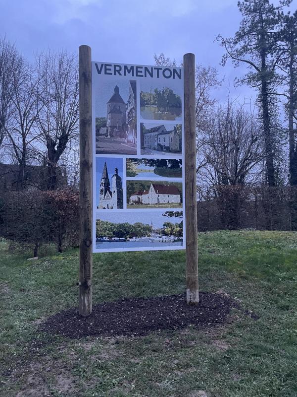 Janvier : panneau patrimoine entrée nord