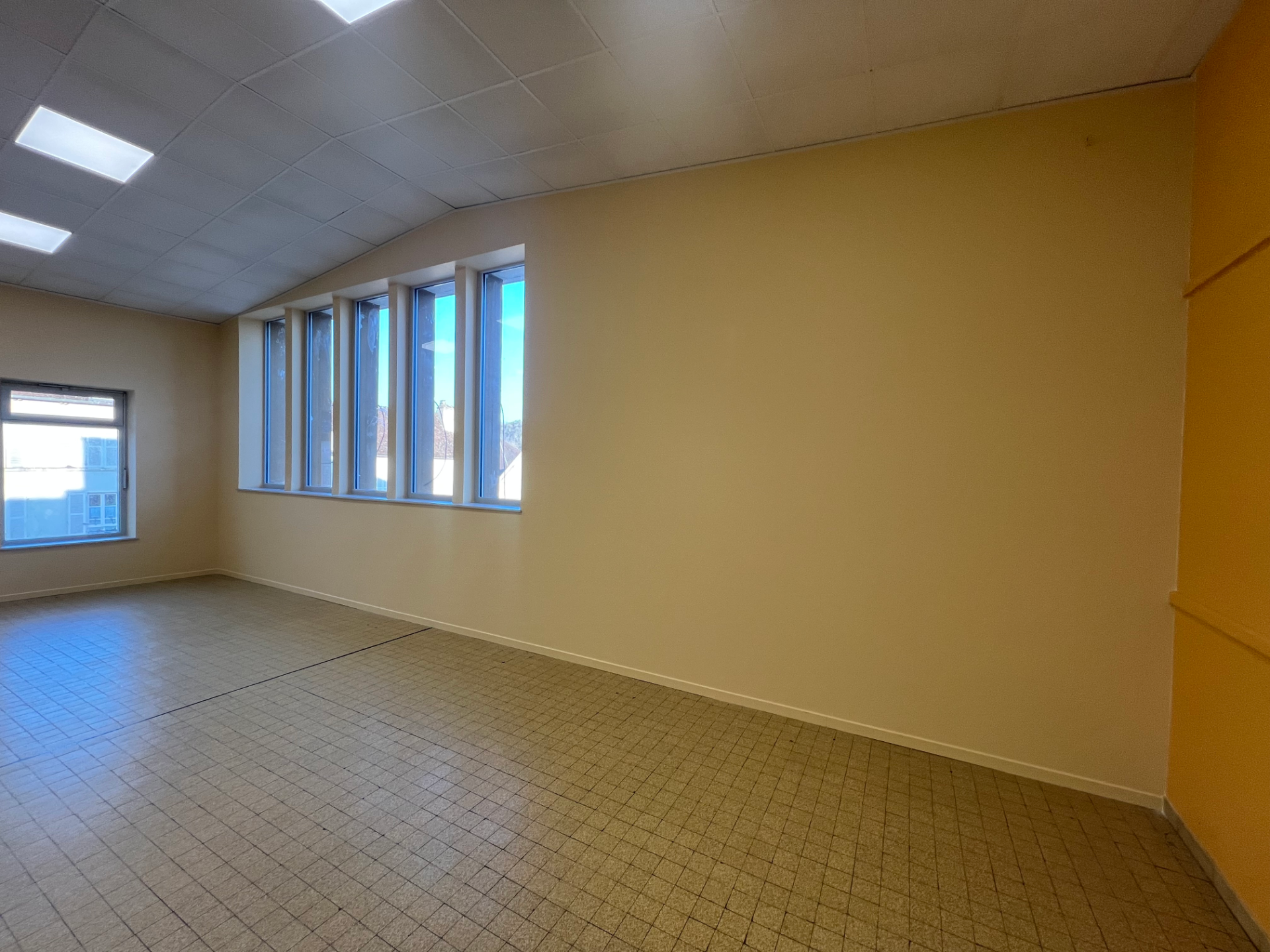 18 mars : salle